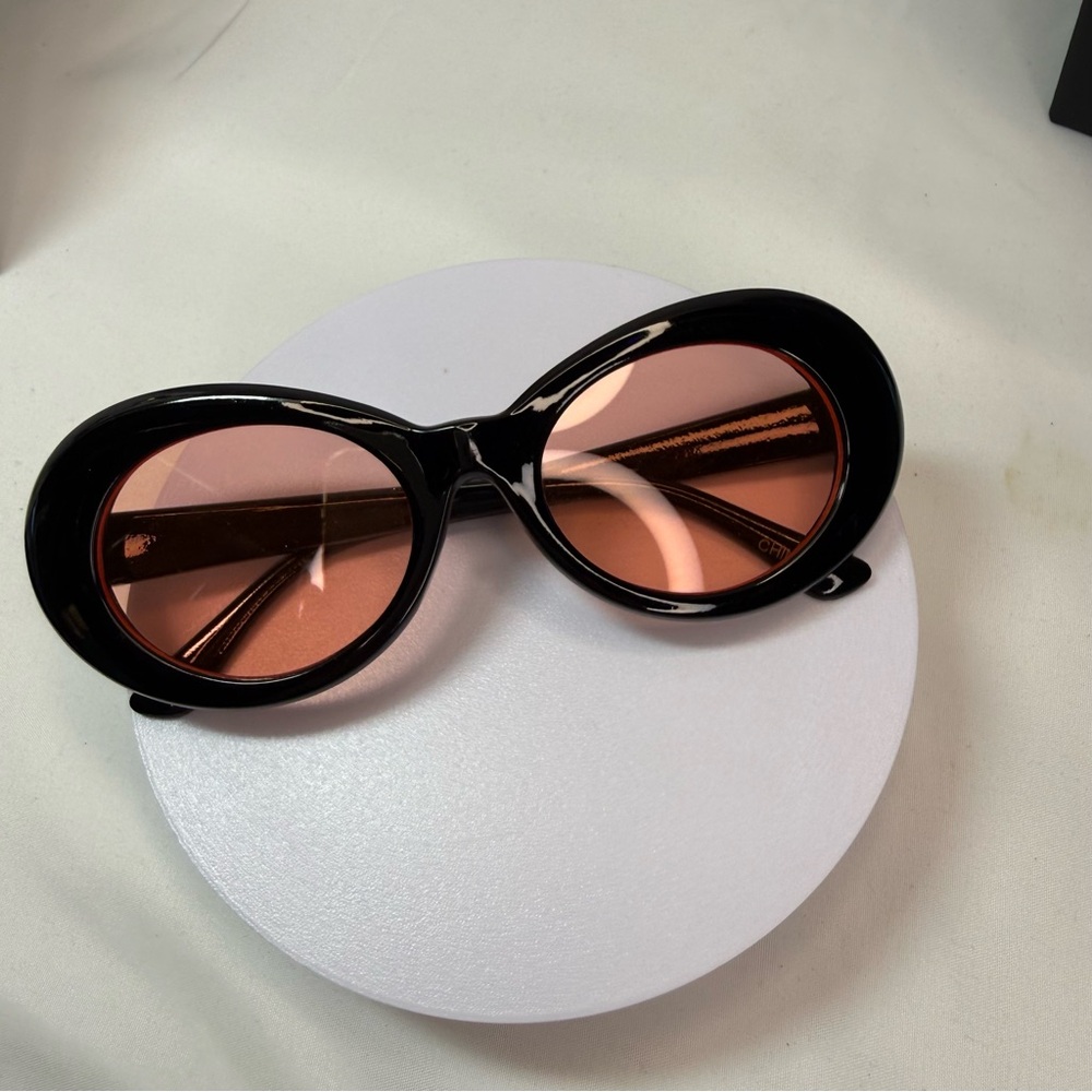 Black Frame Tinted Lens Women's Sunglasses NWOT